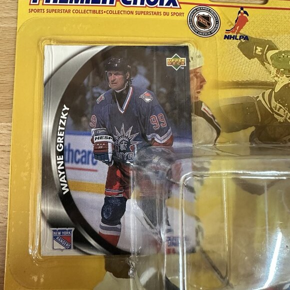 1998 Kenner Starting Lineup SLU Wayne Gretzky HOF Figure & Card MOC - Picture 4 of 4